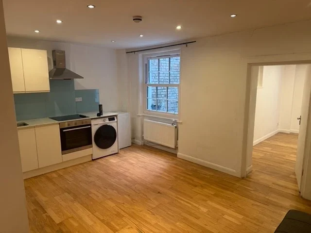 Flat Belsize Road in Greater London