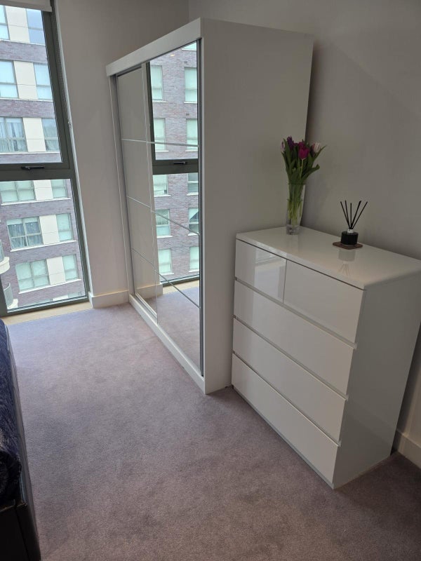 Room Old Oak Common Lane in Greater London