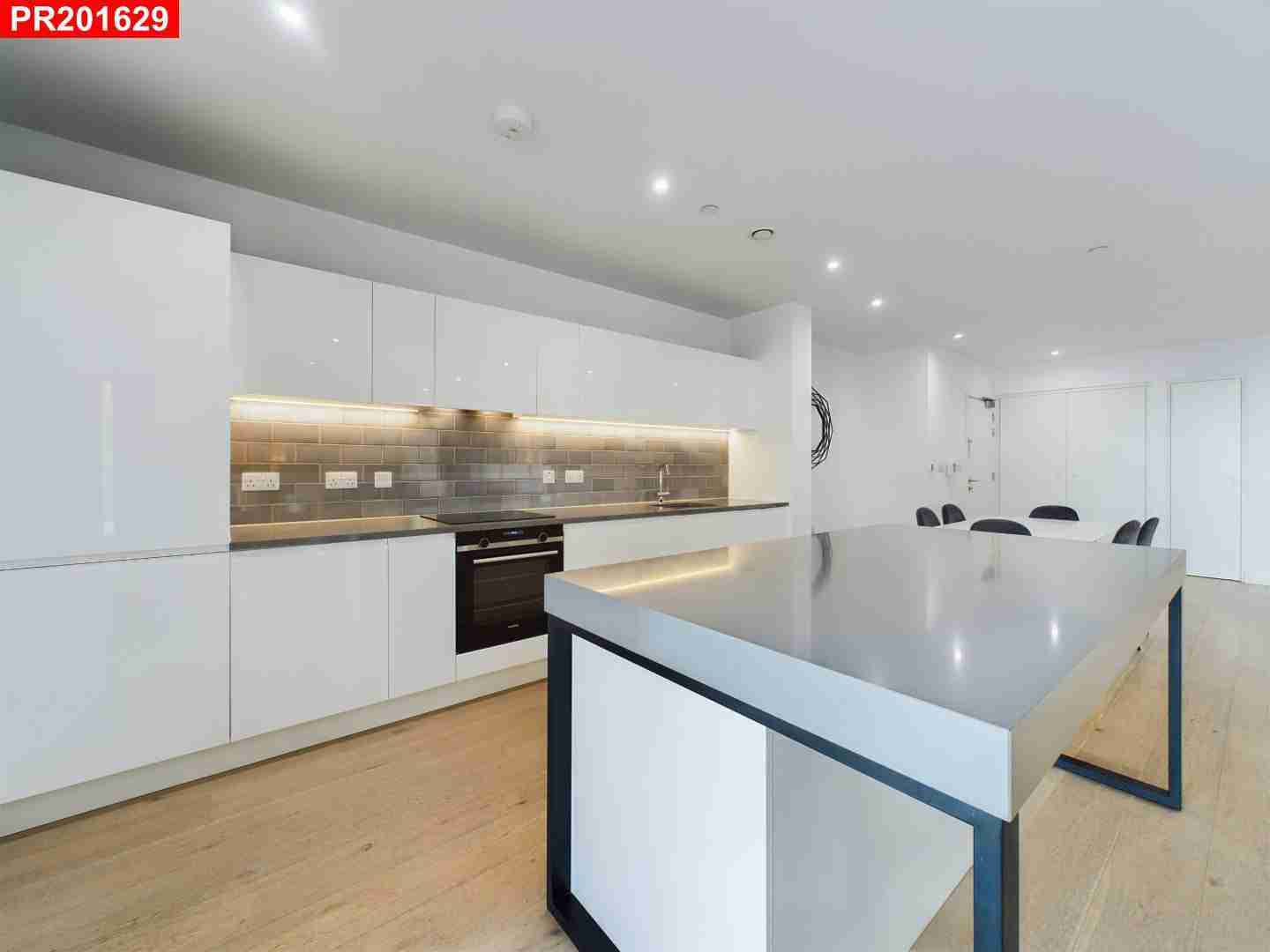 House Schooner Road in Greater London