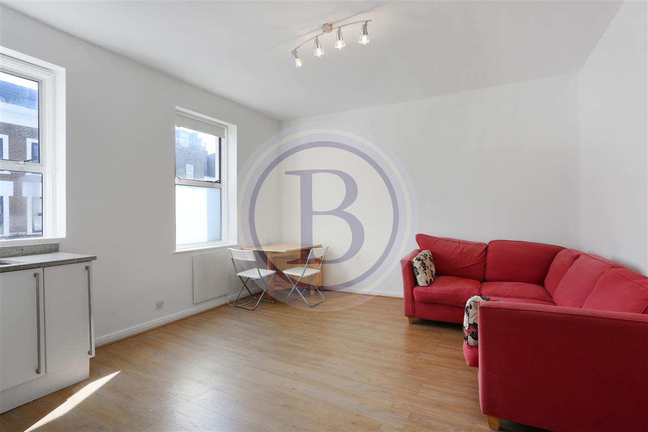 Flat Ashdown Crescent in Greater London