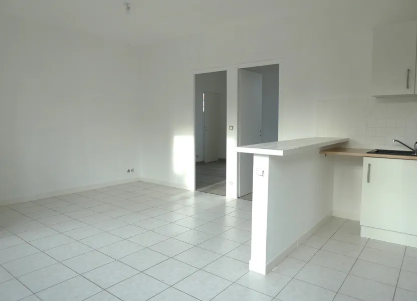 Flat Rue du Bois Bretoux in Saint-Laurent-d'Andenay