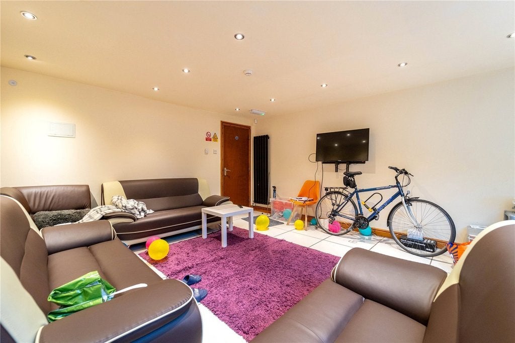 Flat Teignmouth Road in Birmingham