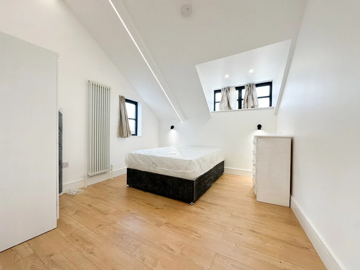 Flat Millers Terrace in Greater London