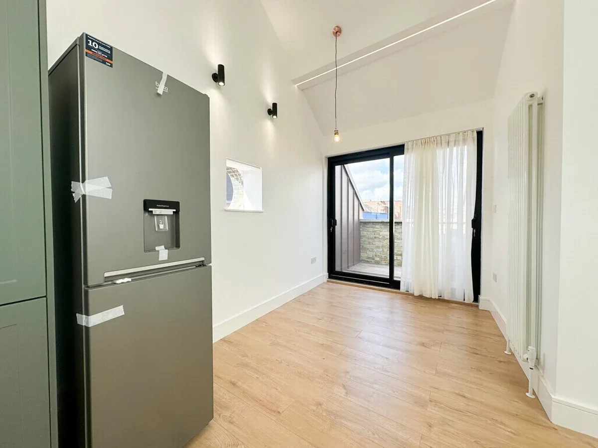 Flat Millers Terrace in Greater London