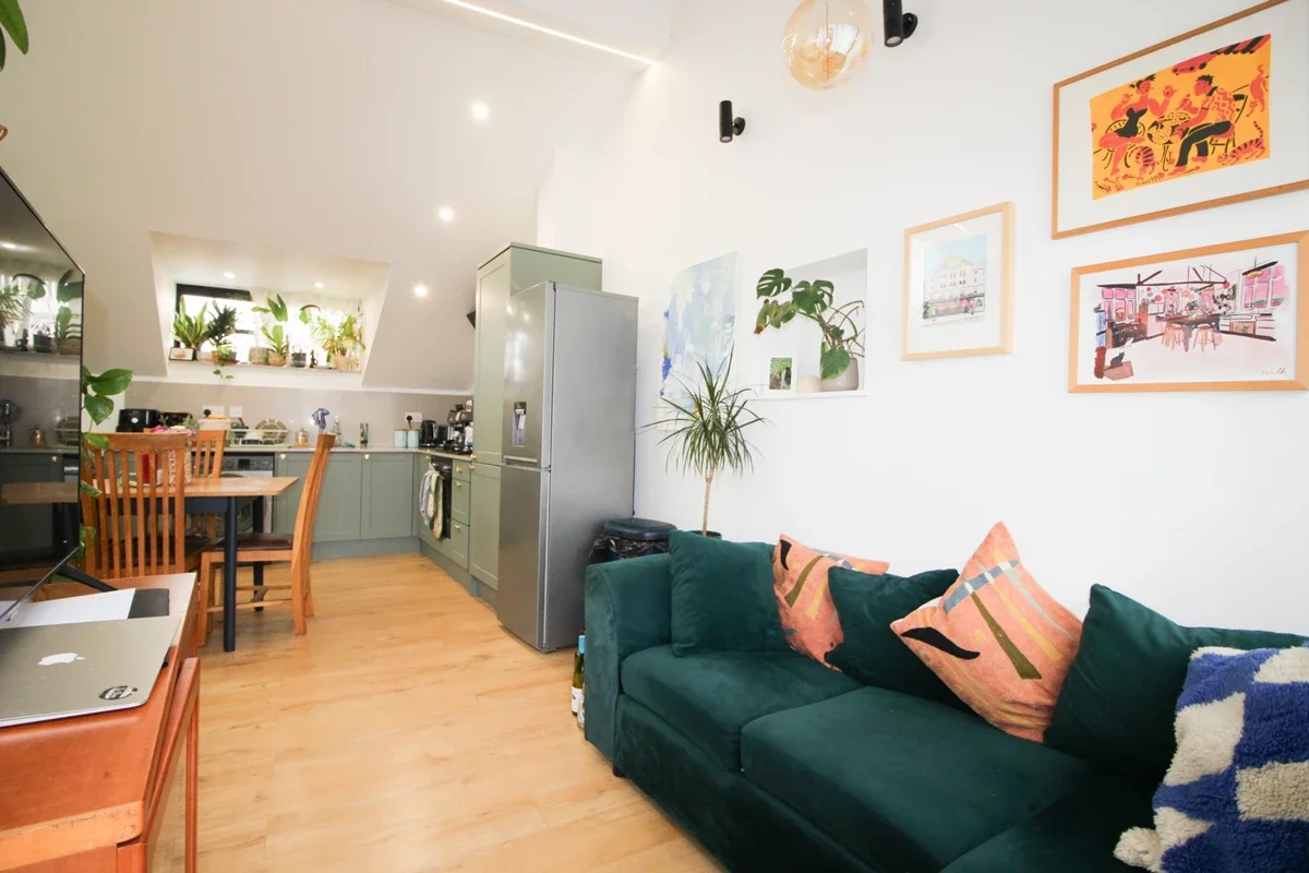 Flat Millers Terrace in Greater London