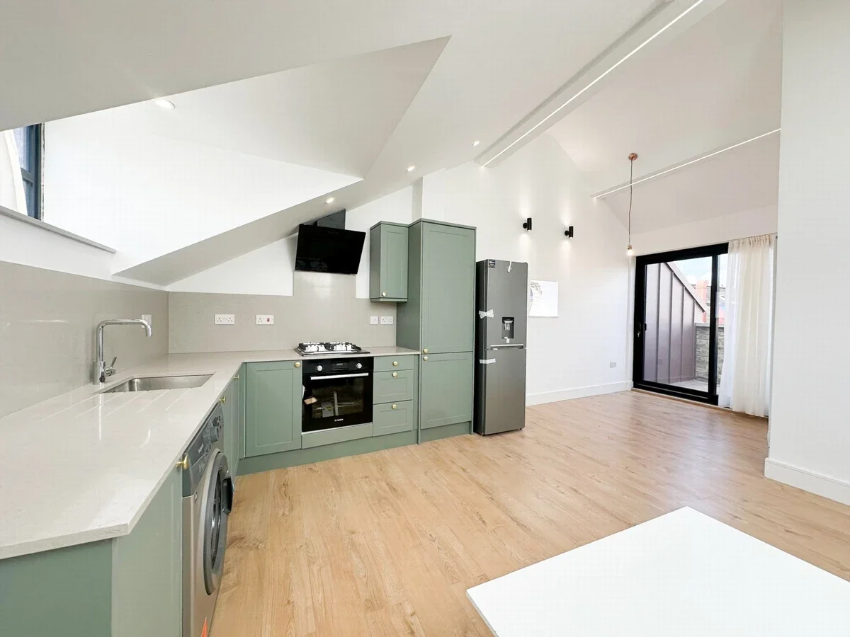 Flat Millers Terrace in Greater London