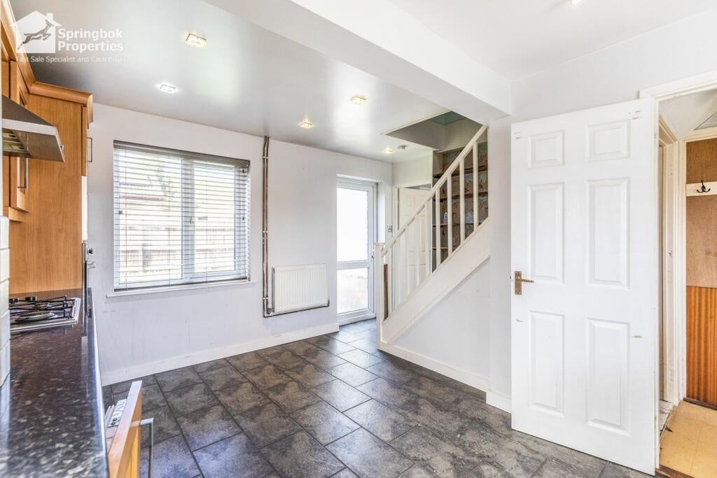 House Bradfield Close in Rushden