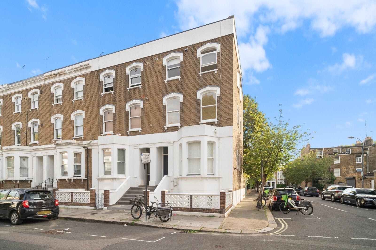 Flat Sterndale Road in Greater London