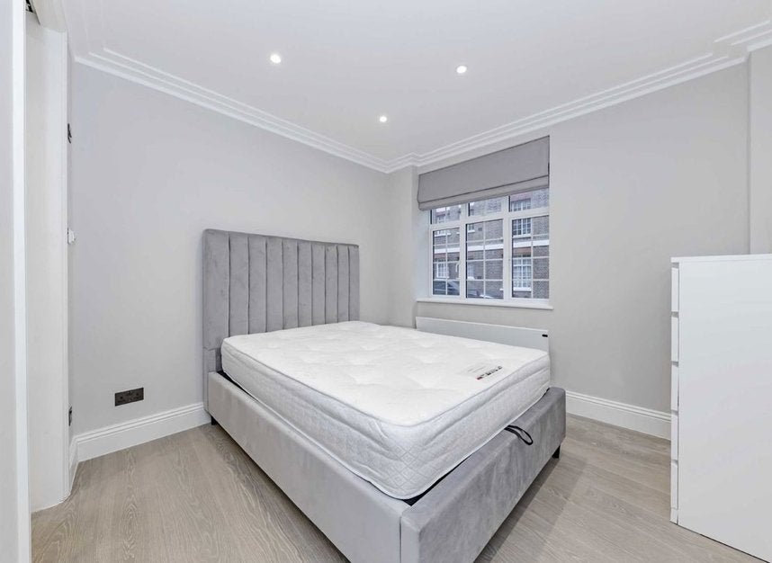 Flat Chelsea Manor Street in Greater London