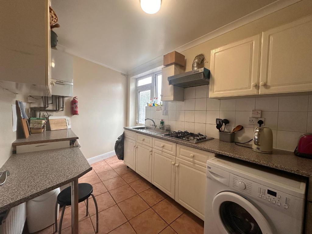 Room Fitzneal Street in Greater London