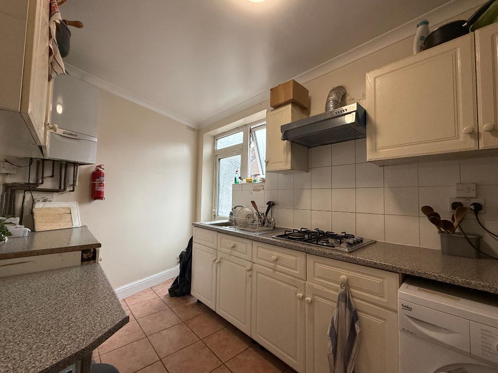 Room Fitzneal Street in Greater London