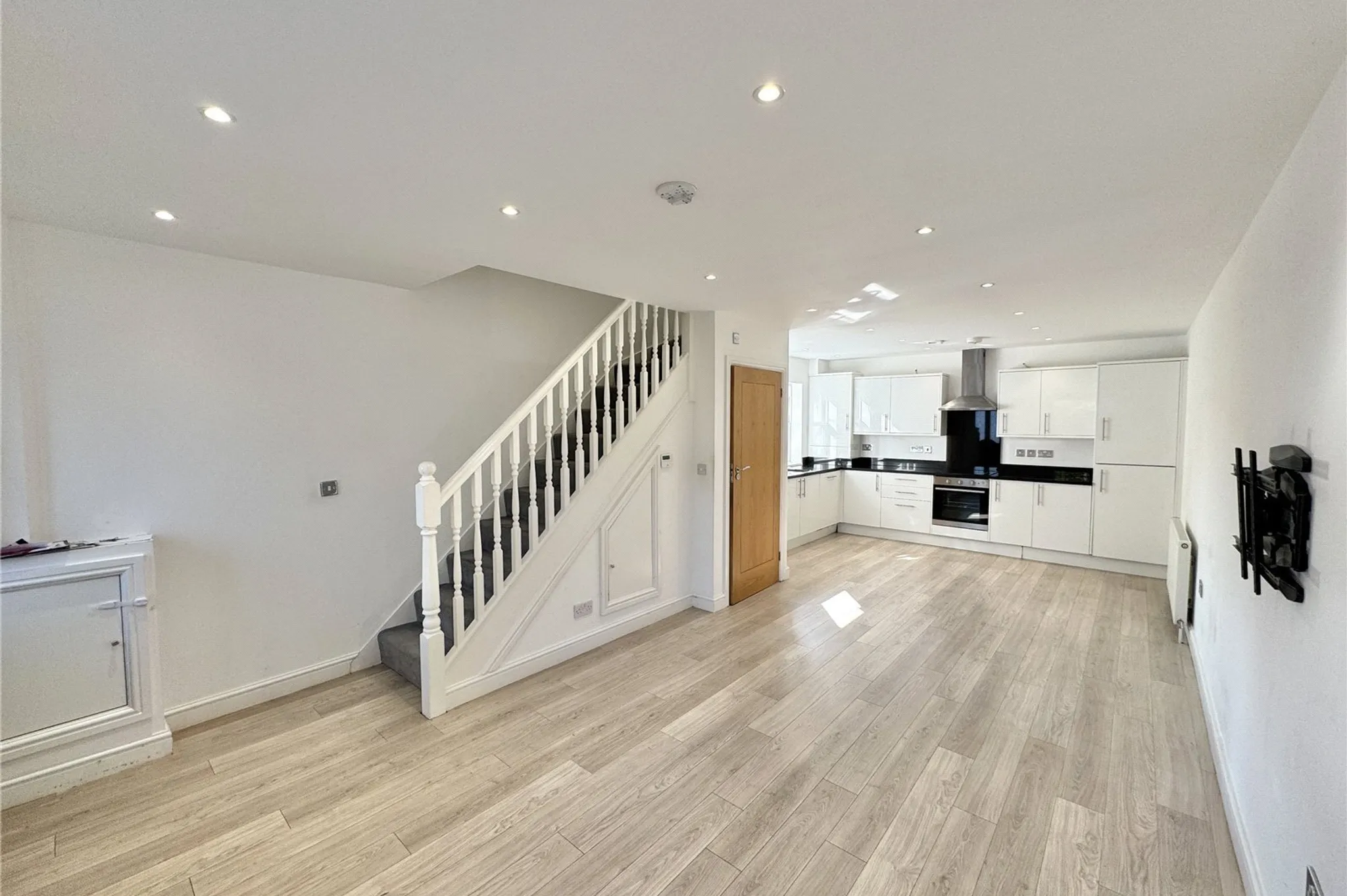 House New Road in Hertsmere