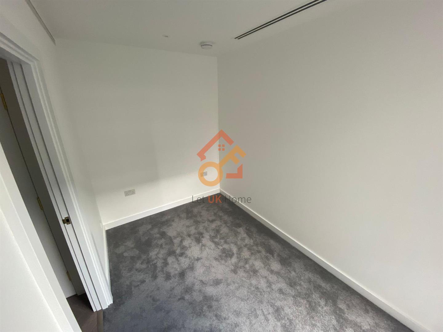 Flat Gauging Square in London