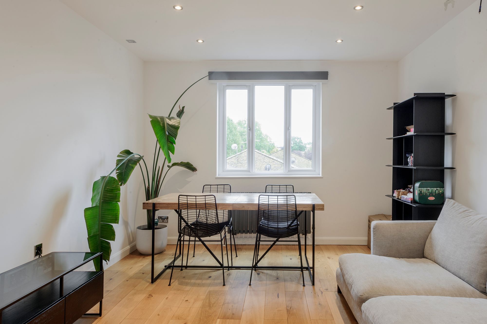 Flat Fellows Road in Greater London