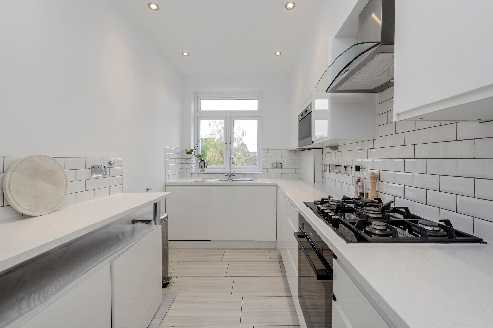 Flat Fellows Road in Greater London