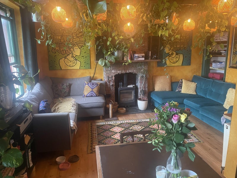 Room Cobourg Road in Bristol