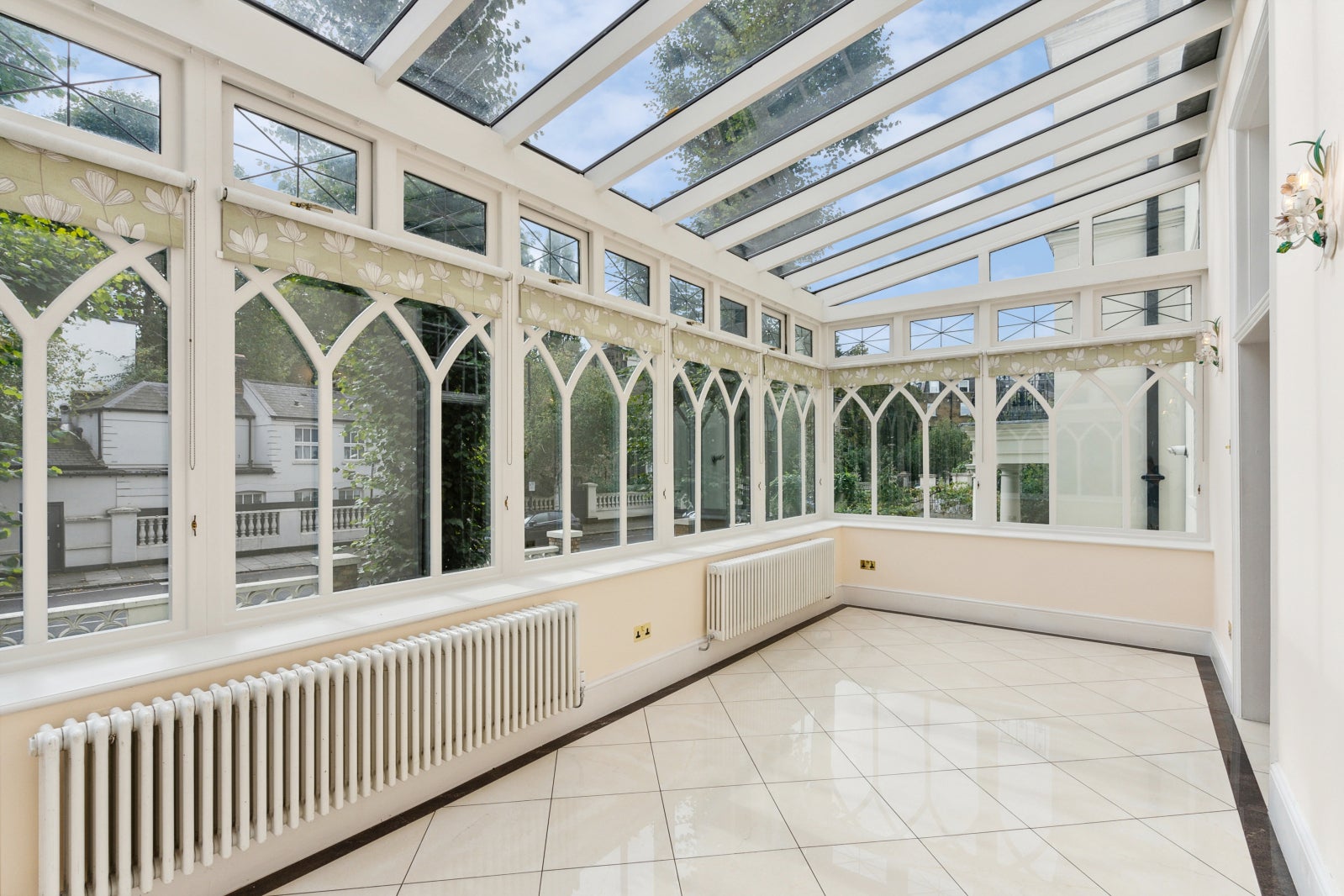 Flat Addison Road in Greater London