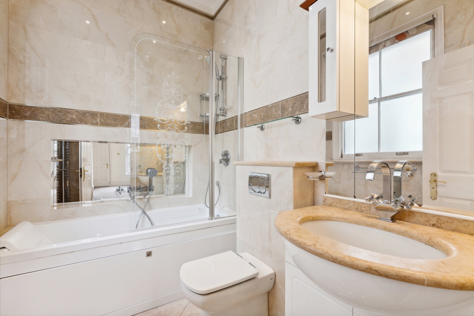 Flat Addison Road in Greater London