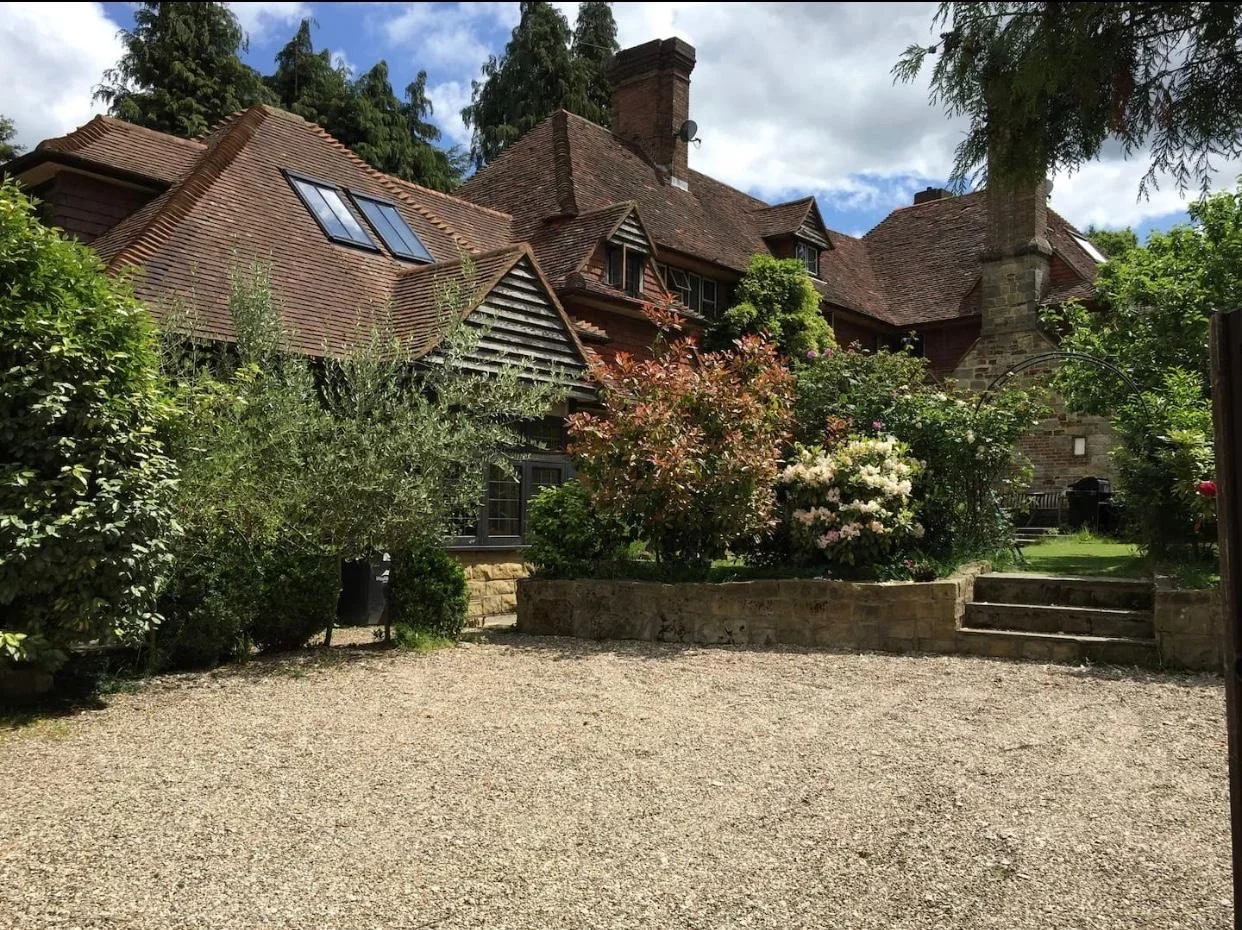 House Tompsets Bank in Wealden