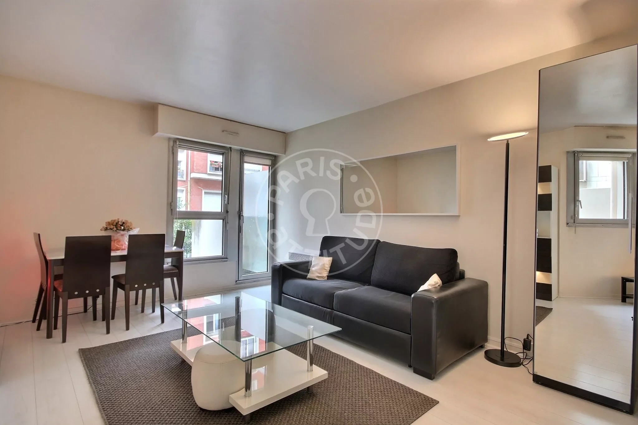 Flat Rue Vaugelas in Paris