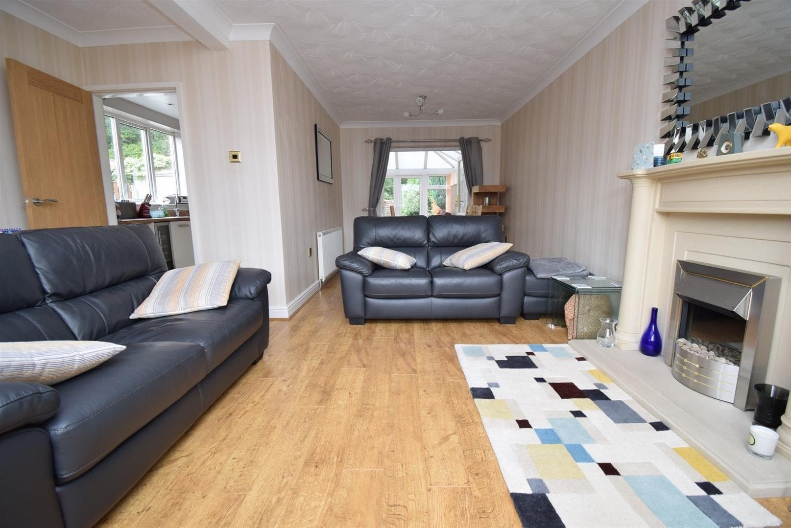House Manor Crescent in Wakefield