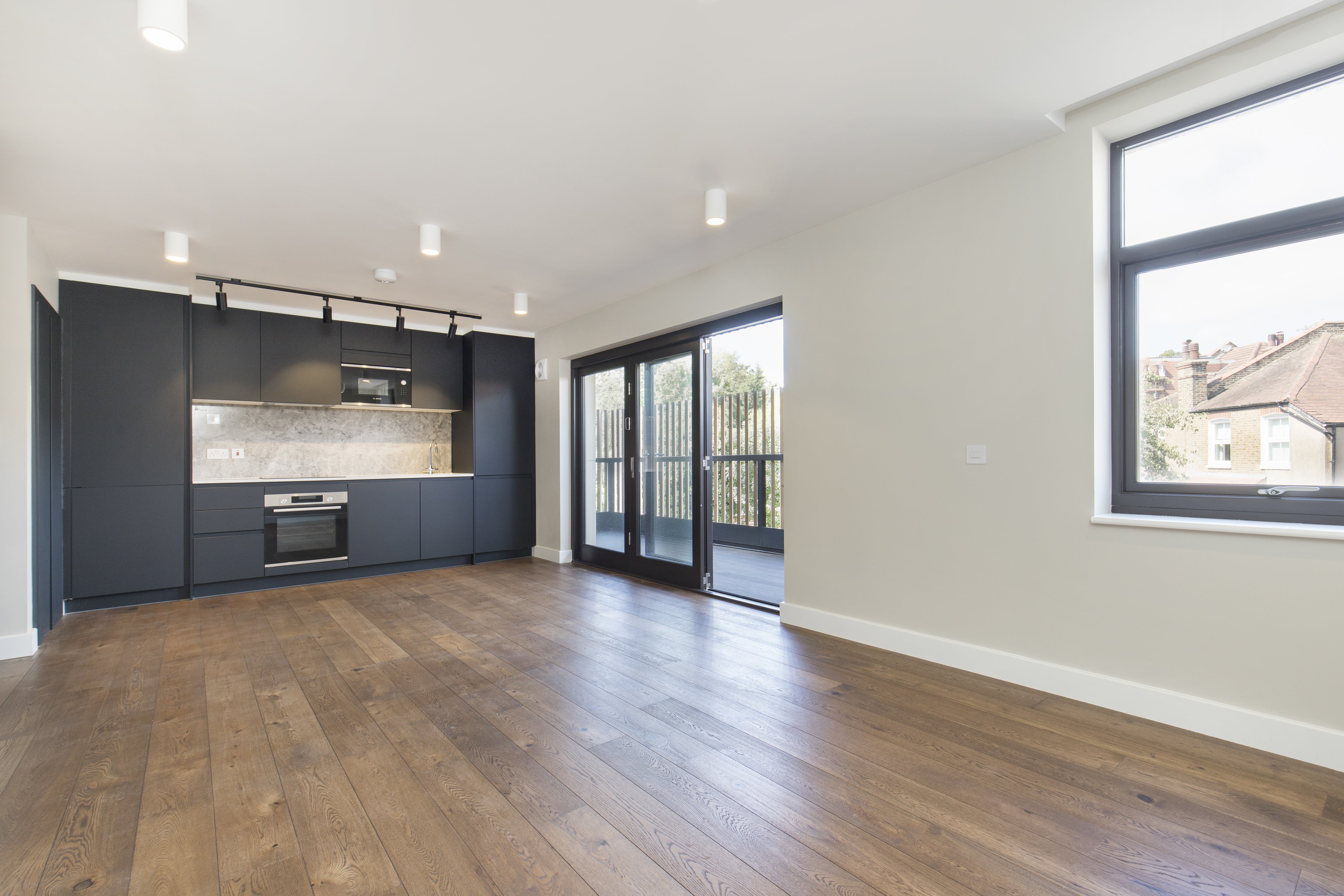 Flat Augustus Road in Greater London