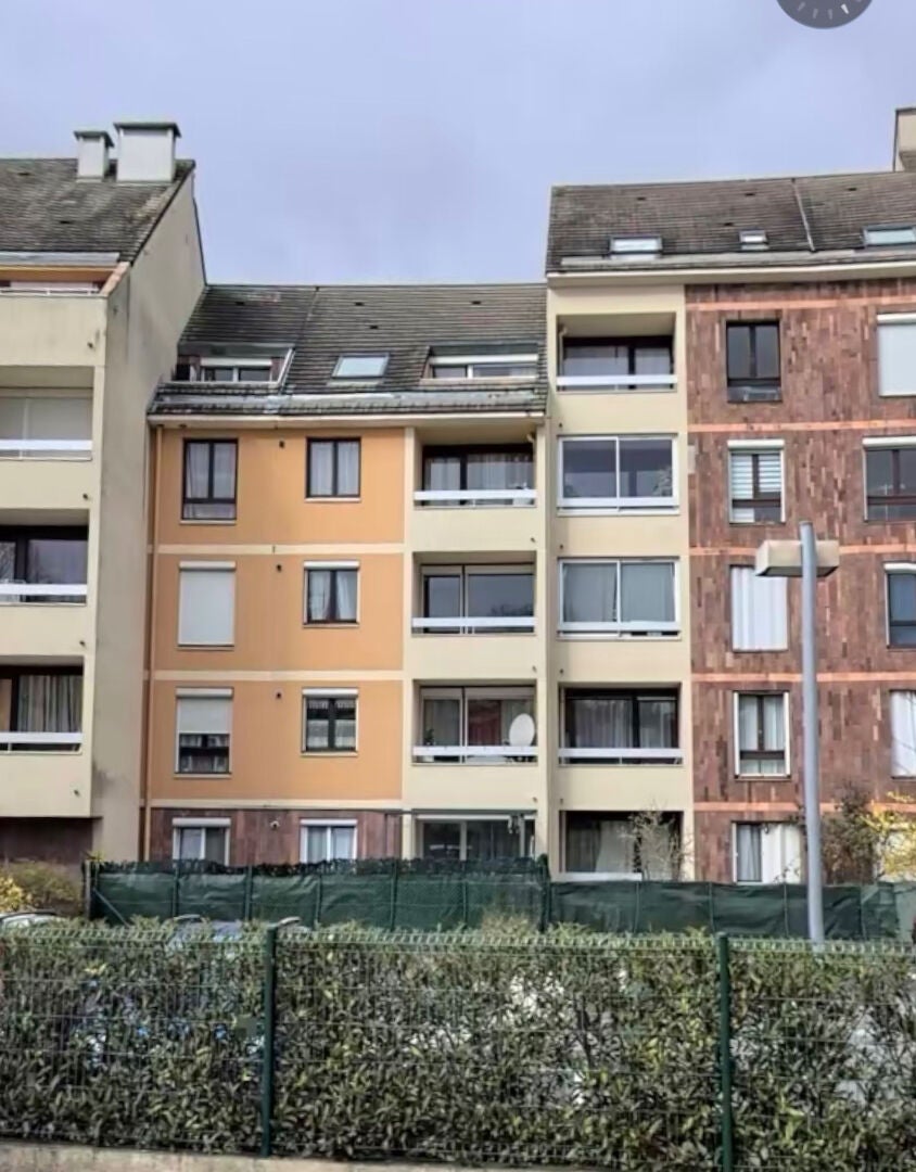 Appartement Place Léon Cassé à Corbeil-Essonnes