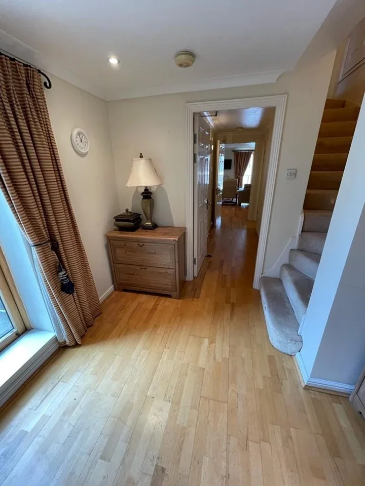 Flat Meridian Place in Greater London