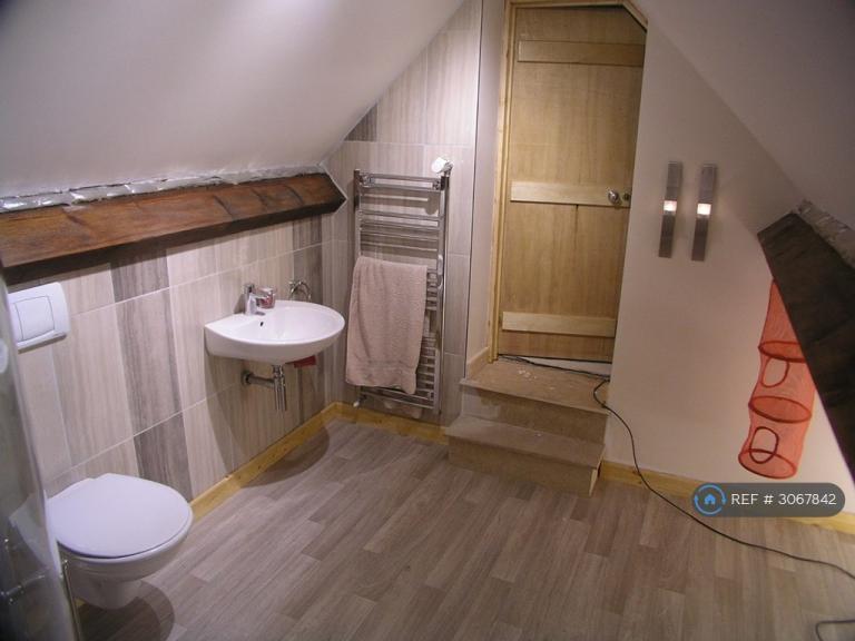 Room Priory Road in Kenilworth