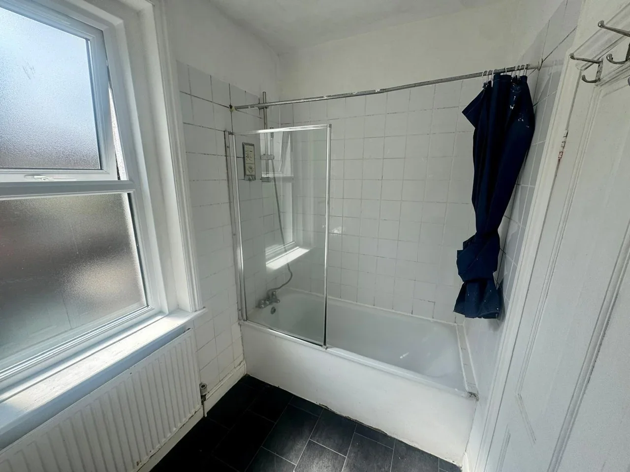 Room Cranleigh Road in Greater London