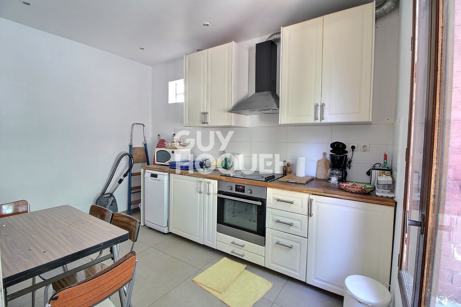 House Place Julian Grimau in Villejuif