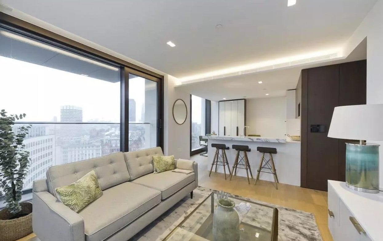 Flat York Road in Greater London