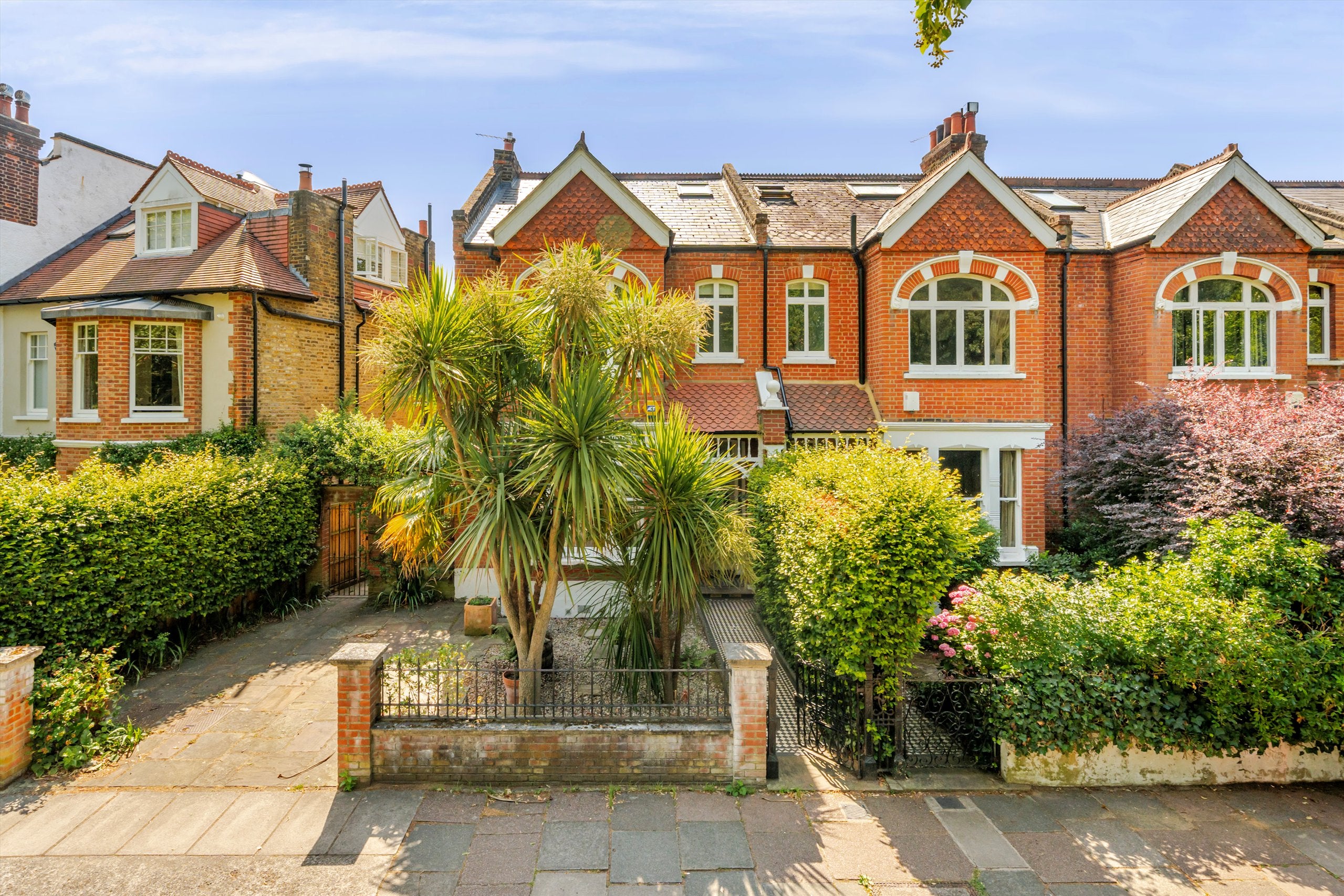 House The Crescent in Greater London
