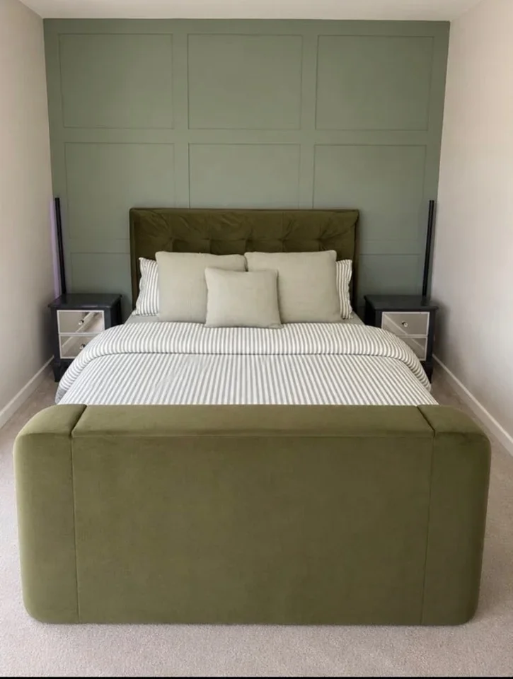 Room Challice Way in Greater London