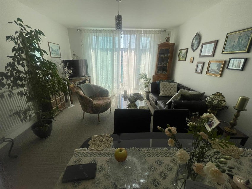 Flat Fairfield Road in Greater London
