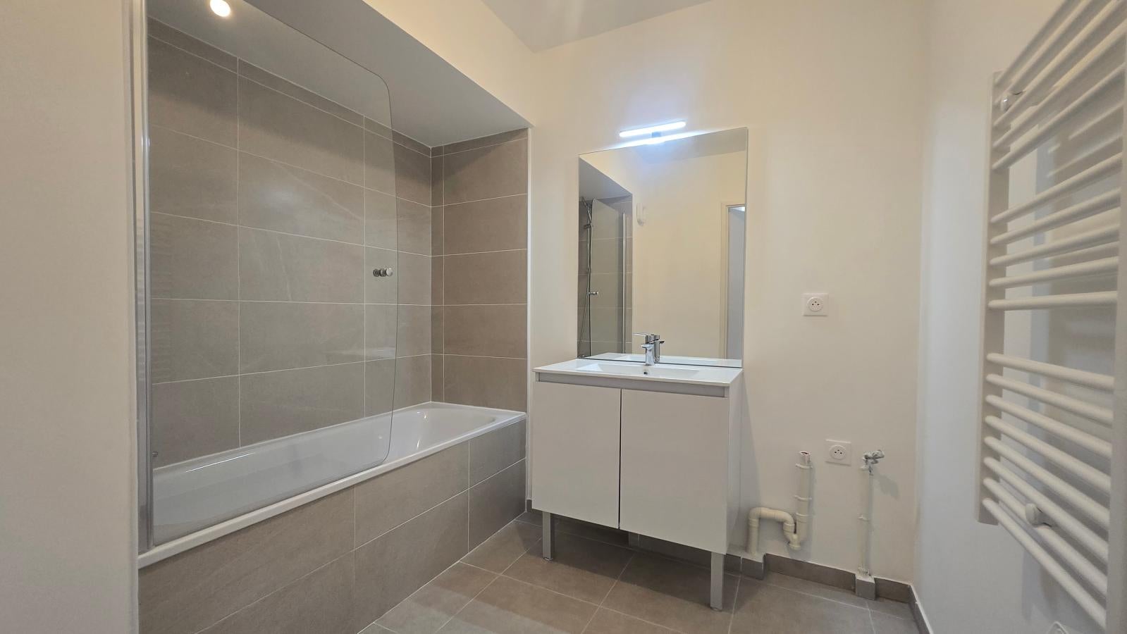 Appartement Lotissement Bain à Draguignan