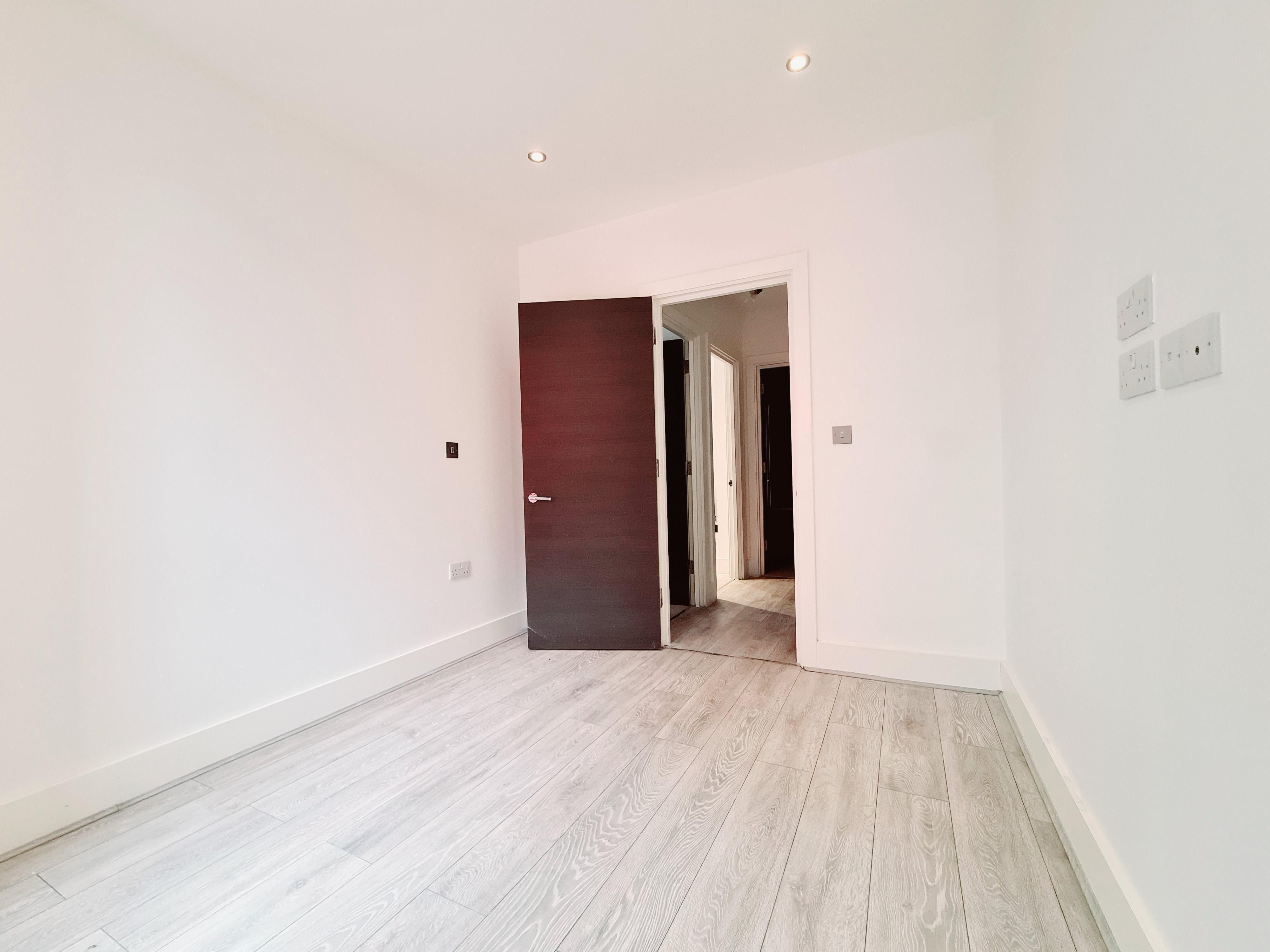 Flat Clarendon Road in Watford