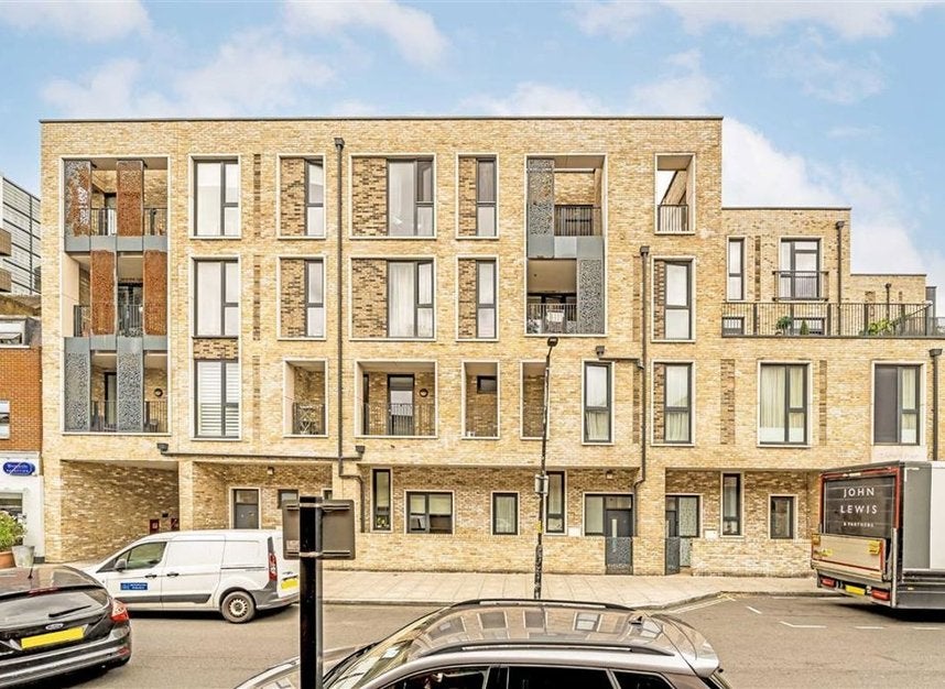 Flat Amelia Street in Greater London