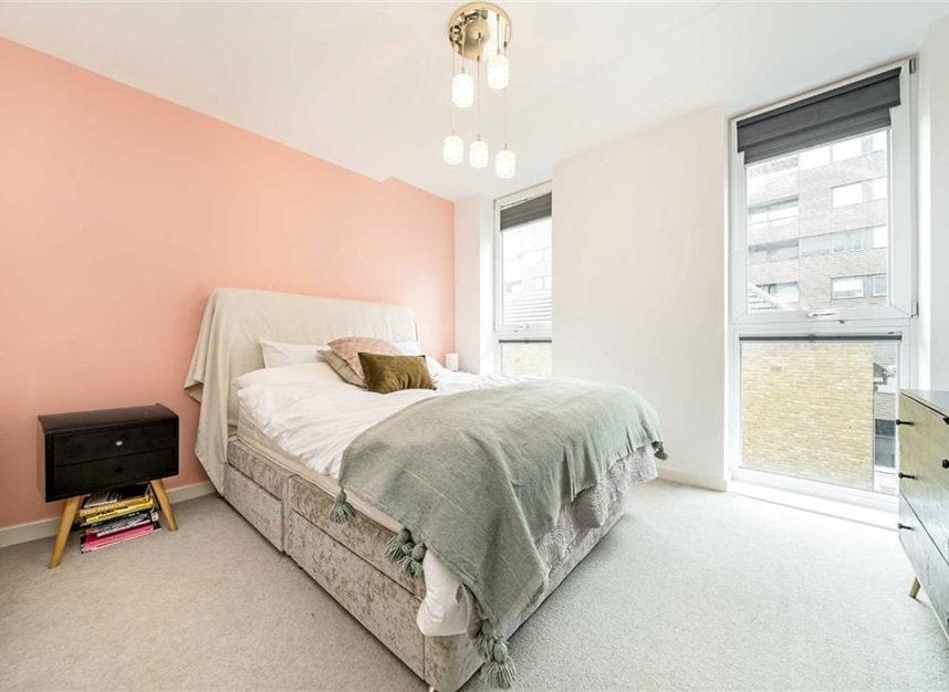 Flat Amelia Street in Greater London