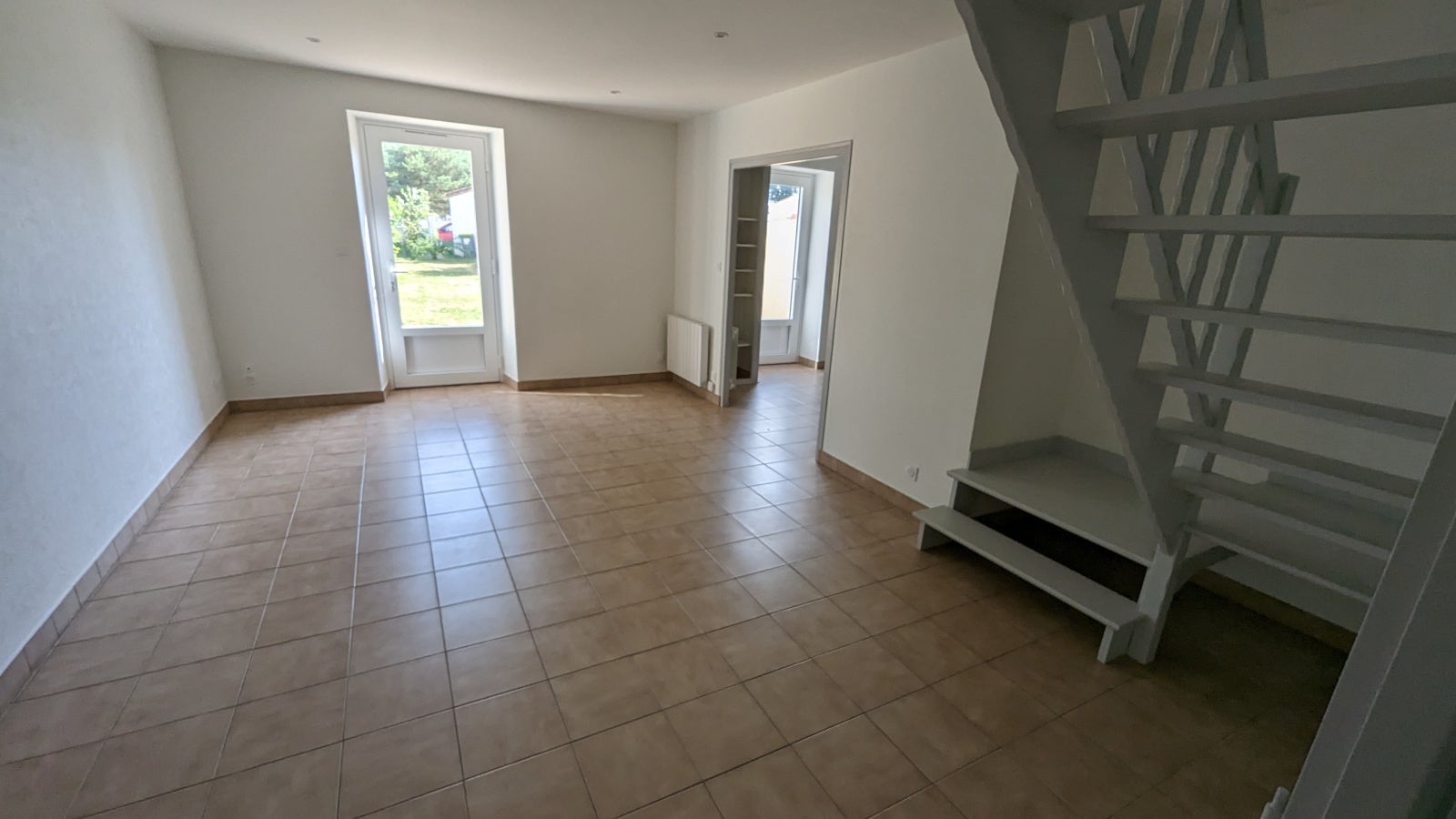 Maison Rue de la Reine des Prés à Magné