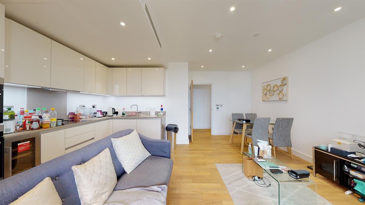 Flat Wandsworth Road in Greater London