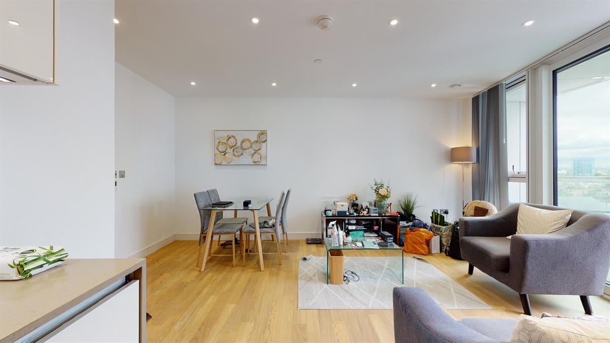Flat Wandsworth Road in Greater London