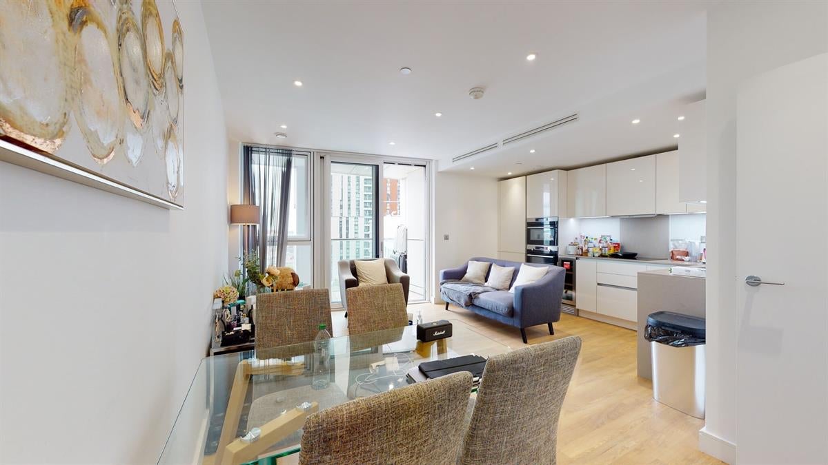Flat Wandsworth Road in Greater London