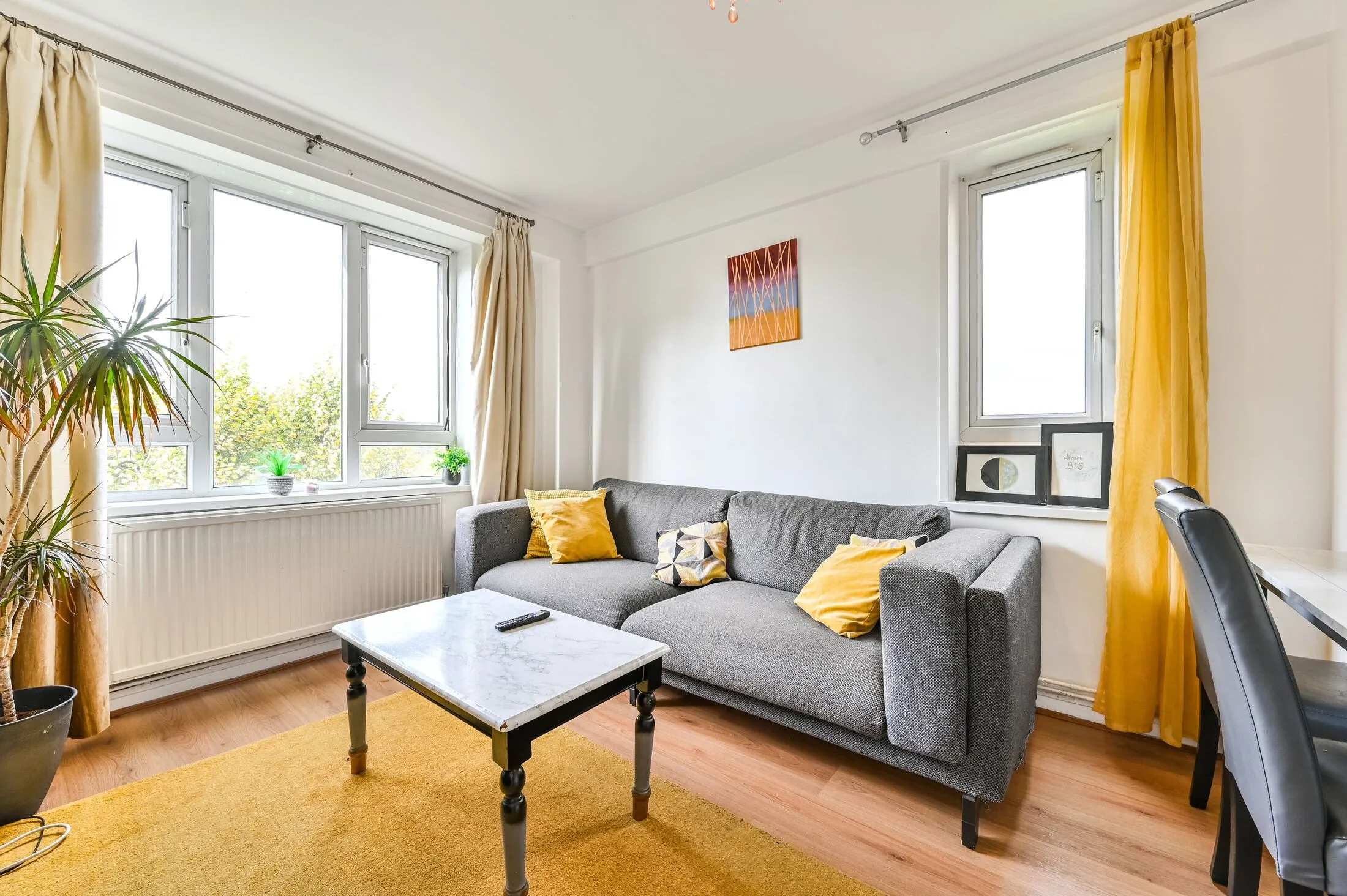 Flat Clifton Road in Greater London