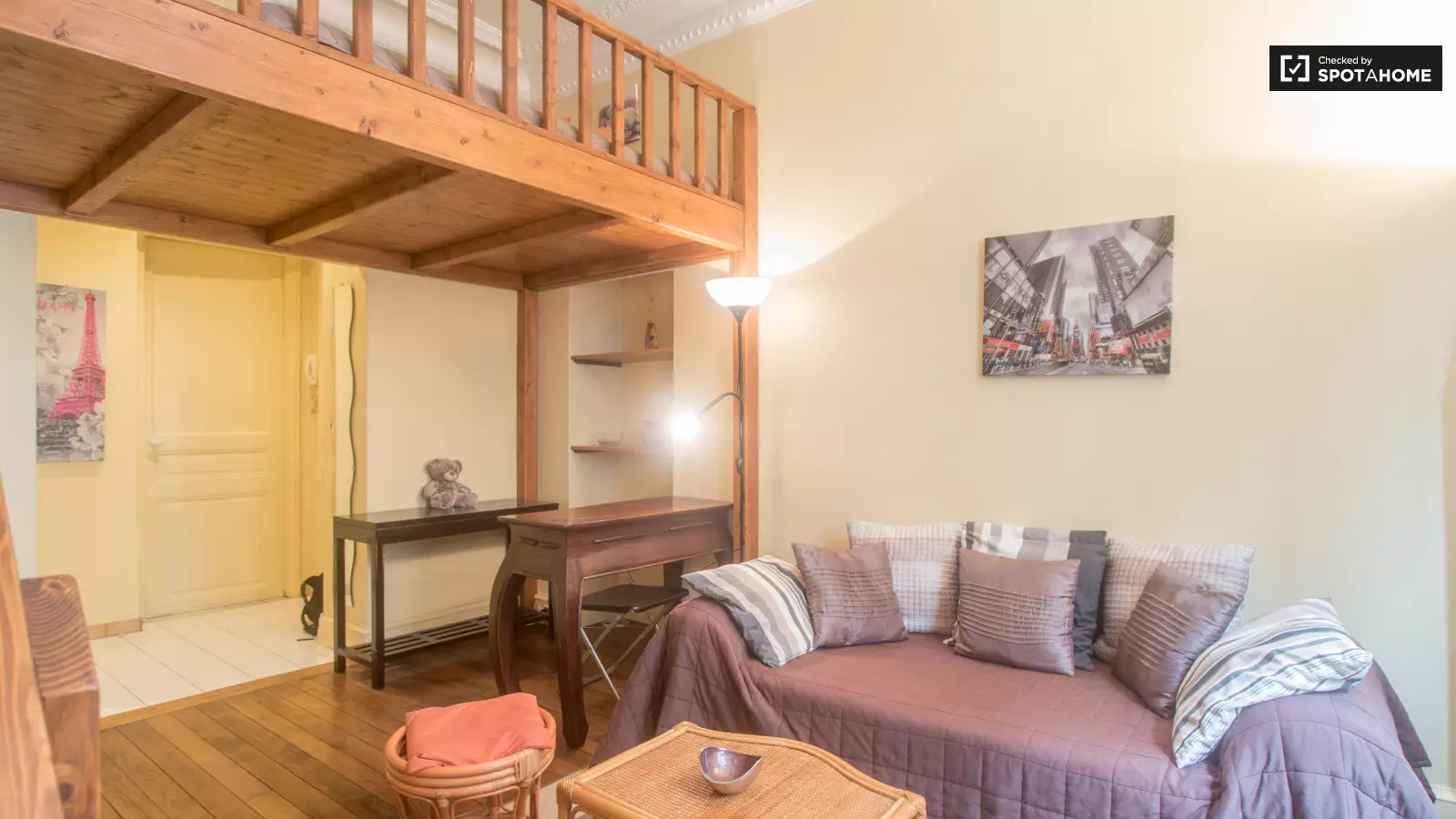 Flat Rue Pierre Demours in Paris