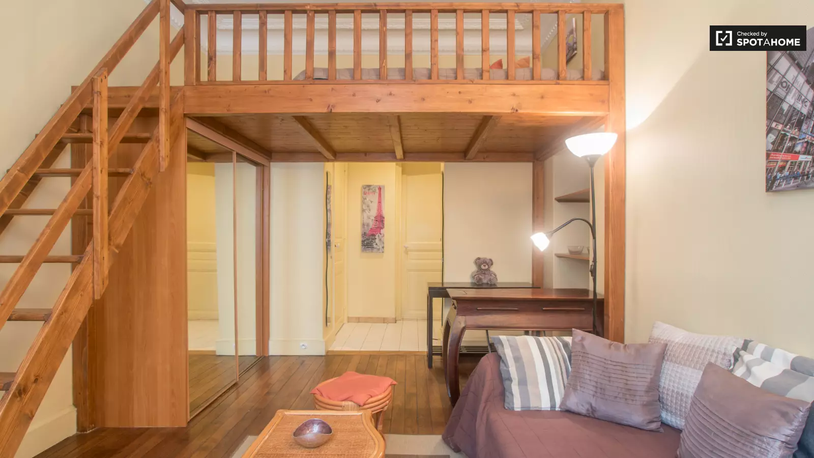 Flat Rue Pierre Demours in Paris