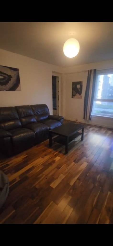 Flat Dundasvale Court in Glasgow