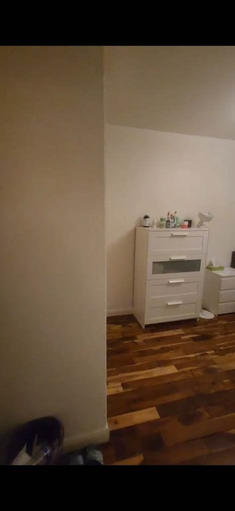 Flat Dundasvale Court in Glasgow