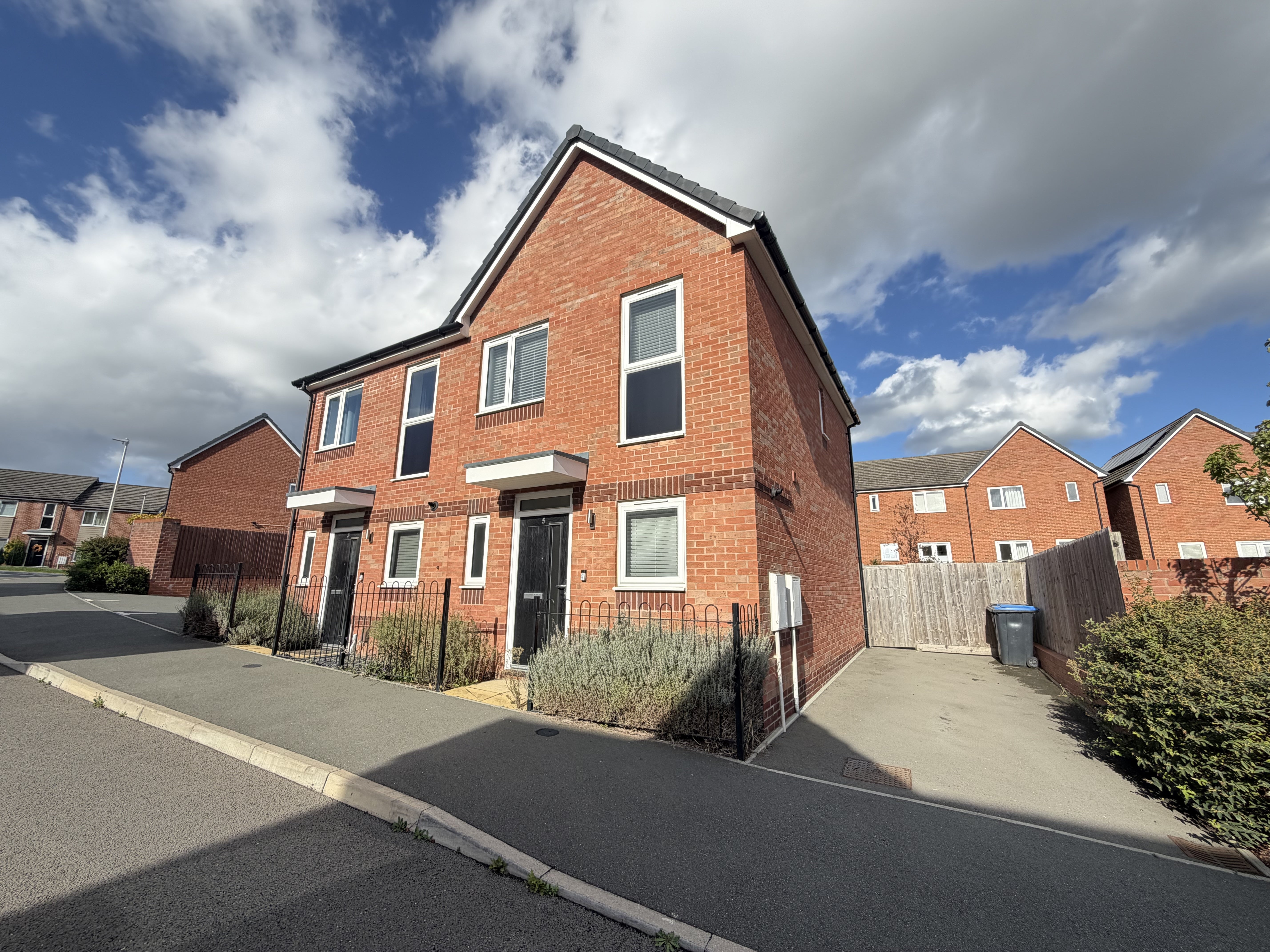 House Wynne Crescent in Rugby