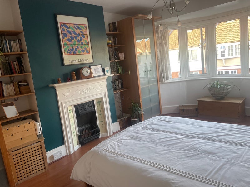 Room Hexham Road in Greater London